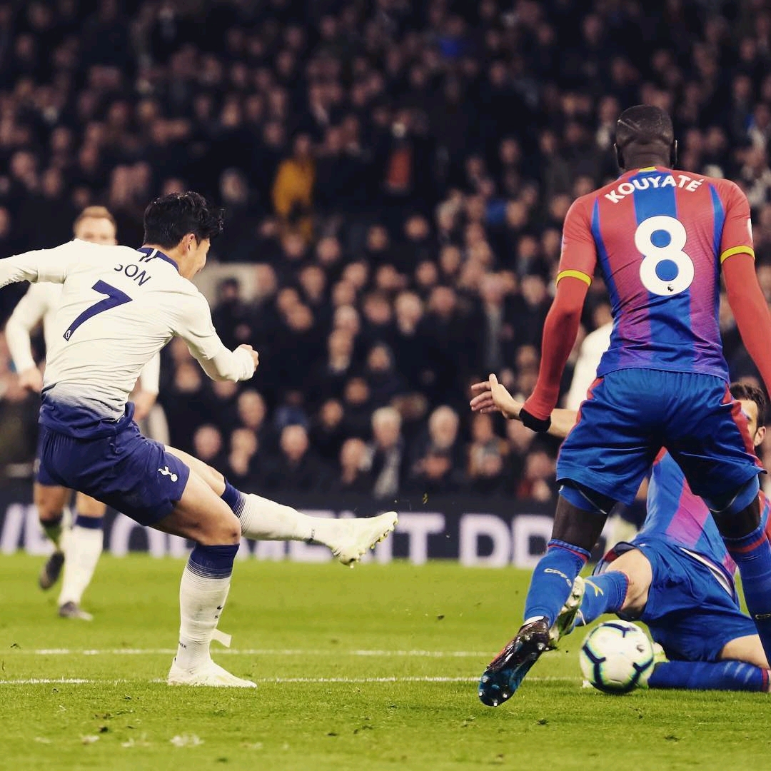 阿迪达斯的 阿迪达斯的